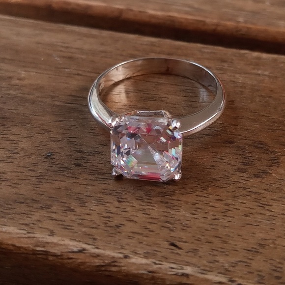 Asscher Cut Engagement Ring - Picture 8 of 8